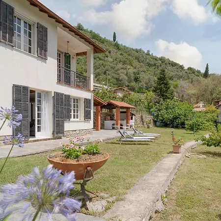 Relaxing Holiday! Garden Holiday home Sanremo